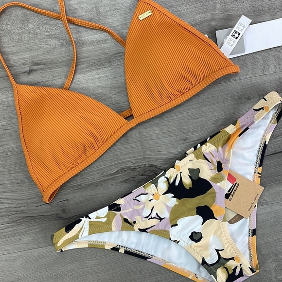 ☀️ROXY☀️ MIND OF FREEDOM FIXED TRI CLASSIC CHEEKY PANT AOP BIKINI SET - Picture 5 of 13